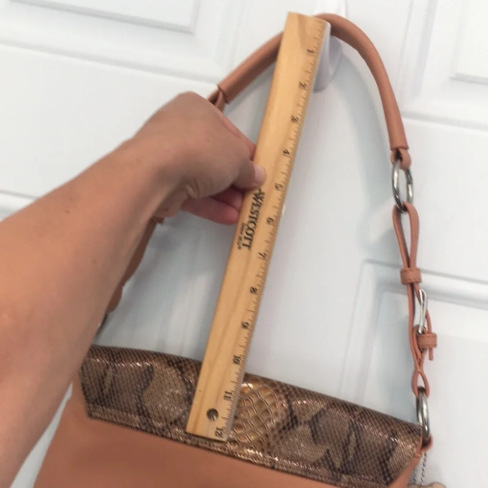 Locking purse